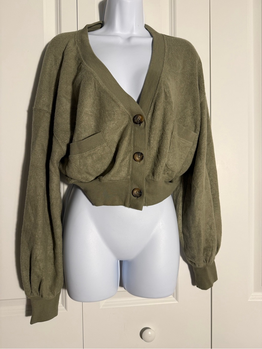 Urban Outfitters Olive Green Cropped Button-Front Cardigan - Picture 6 of 6